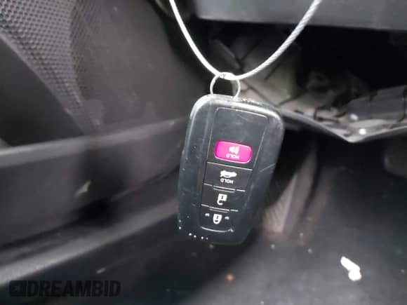 2019 Toyota Camry LE с VIN 4T1B11HK2KU833243, выставлен на аукционе IAAI как лот 42855313 с пробегом 128 404 миль миль и . История ставок и продаж доступна на DreamBid. Изображение 11.