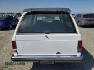 1988 Chevrolet Blazer с VIN 1GNCT18RXJ8123795, выставлен на аукционе Copart как лот 55357225 с пробегом 161 348 миль миль и На запчасти • Non repairable. История ставок и продаж доступна на DreamBid. Изображение 6.