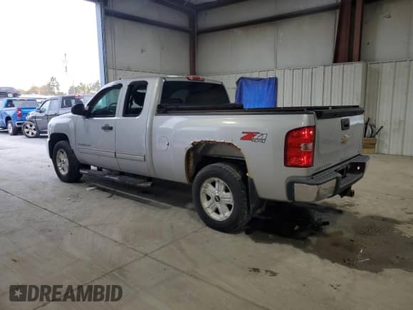2013 Chevrolet Silverado 1500 LT z VIN 1GCRKSE75DZ339132, wystawiony jako Copart lot #82696605 z przebiegiem 95 461 mil mil oraz Czysty tytuł • Clean title. Historia ofert i sprzedaży dostępna na DreamBid. Obrazek 2.