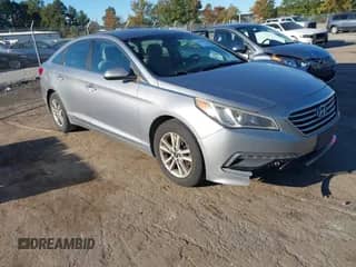 2015 Hyundai Sonata SE с VIN 5NPE24AF6FH139717, выставлен на аукционе IAAI как лот 43475743 с пробегом 224 011 миль миль и . История ставок и продаж доступна на DreamBid. Изображение 1.