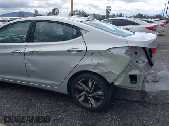 2014 Hyundai Elantra Limited с VIN KMHDH4AE0EU174190, выставлен на аукционе IAAI как лот 41792784 с пробегом 193 413 миль миль и . История ставок и продаж доступна на DreamBid. Изображение 6.