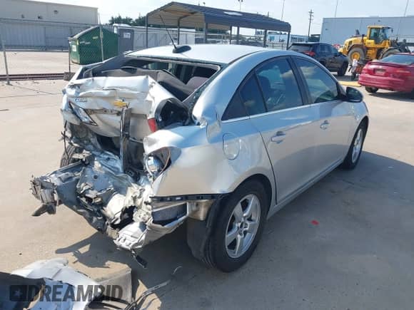 2016 Chevrolet Cruze LT с VIN 1G1PE5SB7G7219317, выставлен на аукционе IAAI как лот 43077032 с пробегом 198 684 миль миль и . История ставок и продаж доступна на DreamBid. Изображение 4.