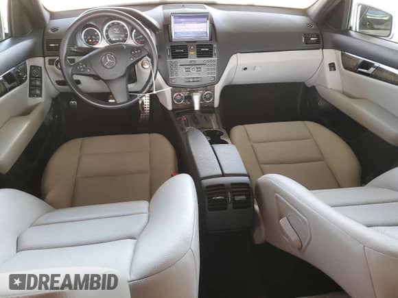 2011 Mercedes-Benz C 350 Sport с VIN WDDGF5GB0BR174866, выставлен на аукционе Copart как лот 71213015 с пробегом 114 030 миль миль и Списание • Salvage title. История ставок и продаж доступна на DreamBid. Изображение 8.