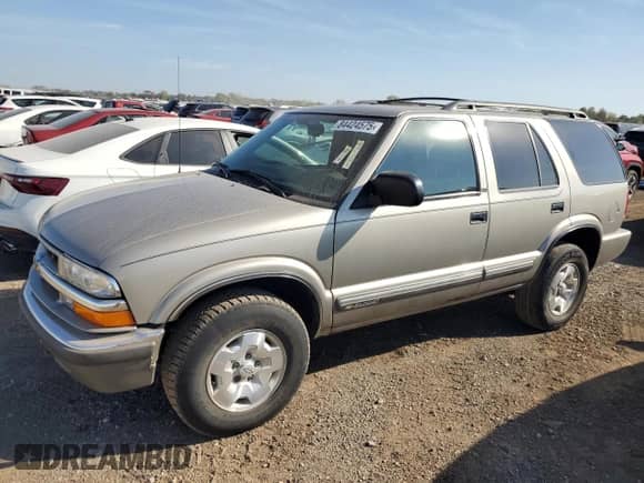2001 Chevrolet Blazer LT с VIN 1GNDT13W31K236282, выставлен на аукционе Copart как лот 84424575 с пробегом 120 377 миль миль и Списание • Salvage title. История ставок и продаж доступна на DreamBid. Изображение 1.