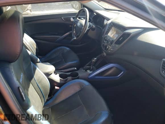 2013 Hyundai Veloster Turbo с VIN KMHTC6AE0DU110297, выставлен на аукционе Copart как лот 84737755 с пробегом 121 341 миль миль и Списание • Salvage title. История ставок и продаж доступна на DreamBid. Изображение 8.