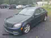 2011 Mercedes-Benz C 300 Sport z VIN WDDGF8BB6BR145896, wystawiony jako Copart lot #84426195 z przebiegiem 113 547 mil mil oraz Czysty tytuł • Clean title. Historia ofert i sprzedaży dostępna na DreamBid. Obrazek 2.