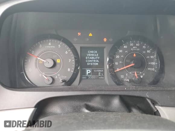 2016 Toyota Sienna L with VIN 5TDZK3DC5GS717234, listed as a Copart auction lot 61906885 with 308,811 mi miles and Salvage title. Bid and sale history available at DreamBid. Image 9.