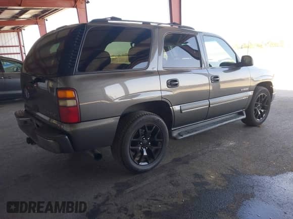 2002 Chevrolet Tahoe LS с VIN 1GNEC13V42R204400, выставлен на аукционе IAAI как лот 43093969 с пробегом 233 730 миль миль и . История ставок и продаж доступна на DreamBid. Изображение 4.