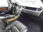 2006 Land Rover Range Rover Sport HSE с VIN SALSF25446A969472, выставлен на аукционе IAAI как лот 43553303 с пробегом 213 358 миль миль и . История ставок и продаж доступна на DreamBid. Изображение 5.