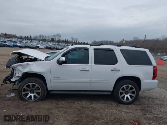 2014 Chevrolet Tahoe LS с VIN 1GNSKAE00ER109649, выставлен на аукционе IAAI как лот 41880956 с пробегом 155 656 миль миль и . История ставок и продаж доступна на DreamBid. Изображение 14.