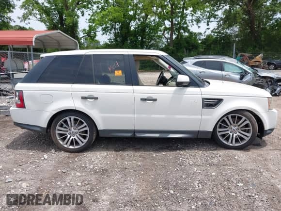 2010 Land Rover Range Rover Sport HSE Lux z VIN SALSK2D44AA235047, wystawiony jako IAAI lot #42290778 z przebiegiem 119 379 mil mil oraz . Historia ofert i sprzedaży dostępna na DreamBid. Obrazek 13.