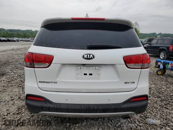2017 Kia Sorento EX z VIN 5XYPHDA50HG270120, wystawiony jako Copart lot #56504135 z przebiegiem Nie podano mil oraz Szkoda całkowita • Salvage title. Historia ofert i sprzedaży dostępna na DreamBid. Obrazek 6.