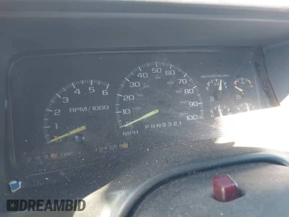 1997 Chevrolet Silverado 1500 z VIN 2GCEC19R8V1144394, wystawiony jako IAAI lot #43391480 z przebiegiem 372 160 mil mil oraz . Historia ofert i sprzedaży dostępna na DreamBid. Obrazek 7.