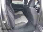 2022 Toyota Tacoma SR5 z VIN 3TYDZ5BN1NT017041, wystawiony jako IAAI lot #41475501 z przebiegiem 39 460 mil mil oraz . Historia ofert i sprzedaży dostępna na DreamBid. Obrazek 8.