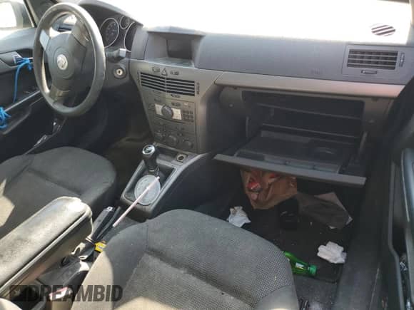 2008 Saturn Astra XE with VIN W08AR671985107728, listed as a Copart auction lot 64189145 with 235,093 mi miles and Salvage title. Bid and sale history available at DreamBid. Image 8.