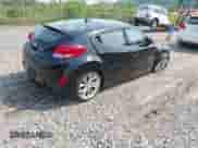 2012 Hyundai Veloster w/Black Int z VIN KMHTC6ADXCU053810, wystawiony jako IAAI lot #42502090 z przebiegiem 40 368 mil mil oraz . Historia ofert i sprzedaży dostępna na DreamBid. Obrazek 4.