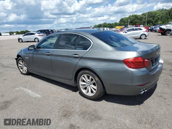 2015 BMW 5 Series 528i с VIN WBA5A5C50FD513349, выставлен на аукционе Copart как лот 62914445 с пробегом 123 433 миль миль и На запчасти • Non repairable. История ставок и продаж доступна на DreamBid. Изображение 2.