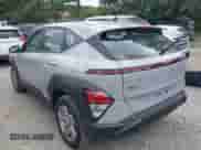 2024 Hyundai Kona SE с VIN KM8HA3AB1RU036640, выставлен на аукционе IAAI как лот 42959450 с пробегом 41 336 миль миль и . История ставок и продаж доступна на DreamBid. Изображение 3.