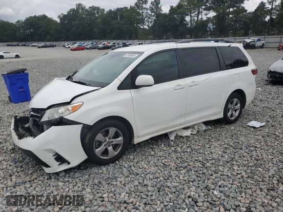 2020 Toyota Sienna LE Auto Access Seat с VIN 5TDKZ3DC0LS061760, выставлен на аукционе Copart как лот 67908685 с пробегом 162 455 миль миль и Списание • Salvage title. История ставок и продаж доступна на DreamBid. Изображение 1.