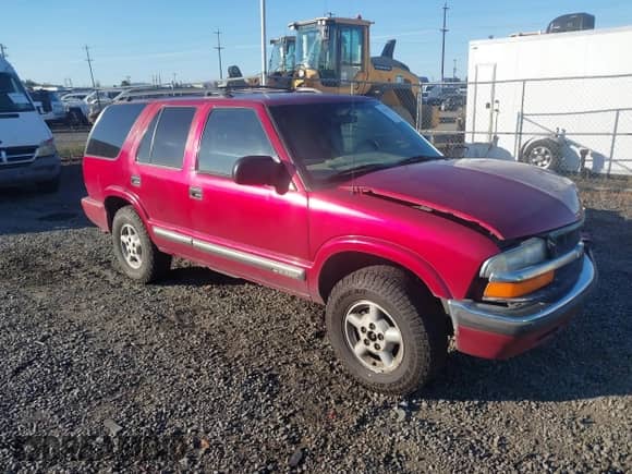 2000 Chevrolet Blazer LT с VIN 1GNDT13W6Y2243611, выставлен на аукционе IAAI как лот 43242790 с пробегом 251 823 миль миль и . История ставок и продаж доступна на DreamBid. Изображение 1.