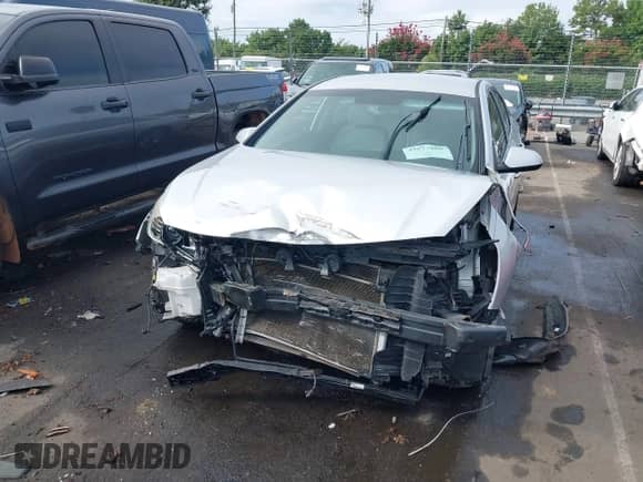 2015 Hyundai Sonata SE с VIN 5NPE24AF5FH198368, выставлен на аукционе IAAI как лот 42877008 с пробегом 117 117 миль миль и . История ставок и продаж доступна на DreamBid. Изображение 6.