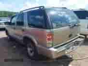 2001 Chevrolet Blazer LT z VIN 1GNCS13W112118178, wystawiony jako IAAI lot #42556250 z przebiegiem 182 771 mil mil oraz . Historia ofert i sprzedaży dostępna na DreamBid. Obrazek 3.