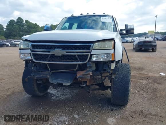 2007 Chevrolet Silverado 2500HD LT1 with VIN 1GCHC23D97F182244, listed as a IAAI auction lot 43463702 with 419,305 mi miles and . Bid and sale history available at DreamBid. Image 6.