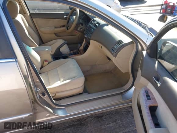 2003 Honda Accord EX z VIN JHMCM56643C054185, wystawiony jako IAAI lot #43480640 z przebiegiem 146 837 mil mil oraz . Historia ofert i sprzedaży dostępna na DreamBid. Obrazek 5.