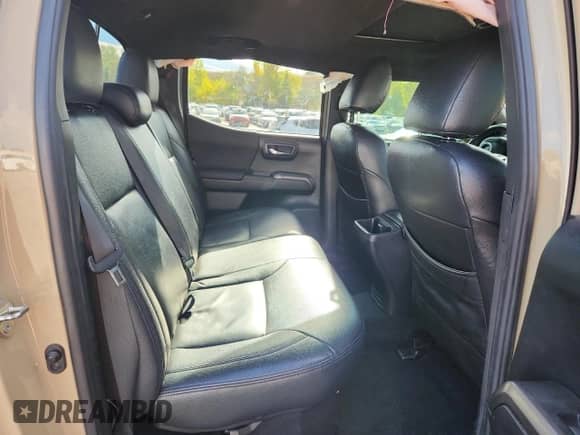 2017 Toyota Tacoma SR5 with VIN 3TMCZ5AN4HM095519, listed as a Copart auction lot 85329645 with 86,496 mi miles and Salvage title. Bid and sale history available at DreamBid. Image 10.