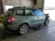 2015 Subaru Forester z VIN SA0123301, wystawiony jako Copart lot #54677574 z przebiegiem 58 430 mil mil oraz Szkoda całkowita • Salvage title. Historia ofert i sprzedaży dostępna na DreamBid. Obrazek 3.