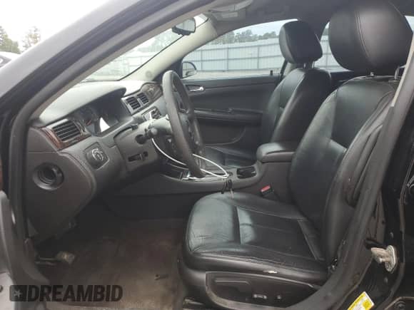 2016 Chevrolet Impala LTZ with VIN 2G1WC5E39G1172567, listed as a Copart auction lot 82340625 with 173,695 mi miles and Salvage title. Bid and sale history available at DreamBid. Image 7.