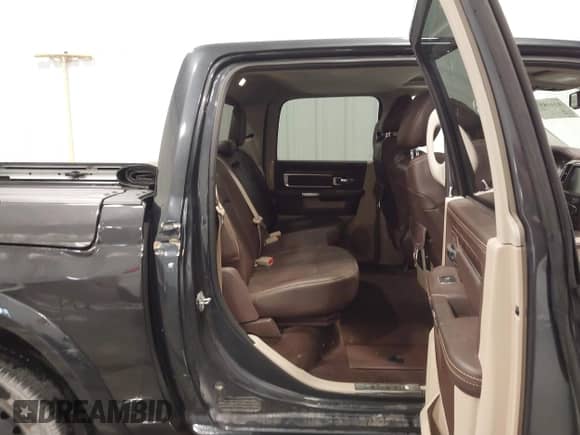 2015 Ram 1500 Laramie Longhorn с VIN 1C6RR7PT4FS637032, выставлен на аукционе IAAI как лот 43418379 с пробегом 134 247 миль миль и . История ставок и продаж доступна на DreamBid. Изображение 8.