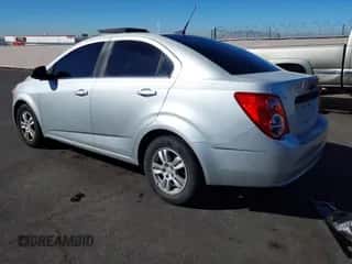 2013 Chevrolet Sonic LT с VIN 1G1JC5SH1D4114821, выставлен на аукционе IAAI как лот 43369517 с пробегом 152 476 миль миль и . История ставок и продаж доступна на DreamBid. Изображение 3.