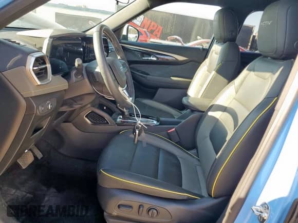 2024 Chevrolet TrailBlazer ACTIV z VIN KL79MVSL2RB141845, wystawiony jako Copart lot #67560085 z przebiegiem 8 779 mil mil oraz Czysty tytuł • Clean title. Historia ofert i sprzedaży dostępna na DreamBid. Obrazek 7.