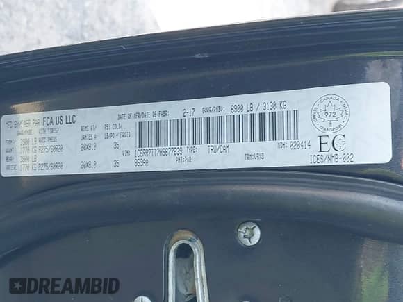 2017 Ram 1500 Outdoorsman z VIN 1C6RR7TT7HS677839, wystawiony jako IAAI lot #43276327 z przebiegiem 127 804 mil mil oraz . Historia ofert i sprzedaży dostępna na DreamBid. Obrazek 9.