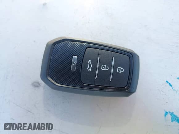 2006 Lexus IS 250 z VIN JTHCK262965005266, wystawiony jako IAAI lot #42687510 z przebiegiem 144 829 mil mil oraz . Historia ofert i sprzedaży dostępna na DreamBid. Obrazek 11.