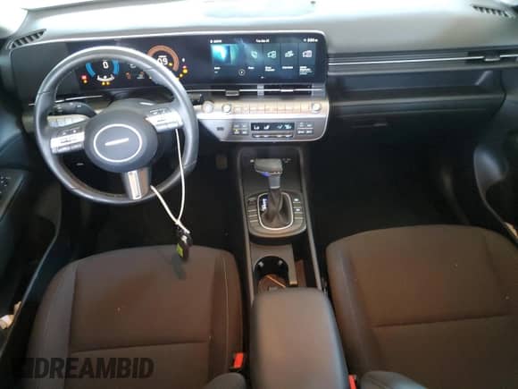 2025 Hyundai Kona SEL with VIN KM8HB3AB4SU189032, listed as a Copart auction lot 83835195 with 10,457 mi miles and Salvage title. Bid and sale history available at DreamBid. Image 8.