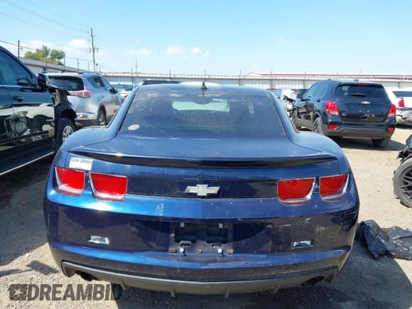 2010 Chevrolet Camaro 2LT z VIN 2G1FC1EV7A9123063, wystawiony jako IAAI lot #43302490 z przebiegiem 176 239 mil mil oraz . Historia ofert i sprzedaży dostępna na DreamBid. Obrazek 16.