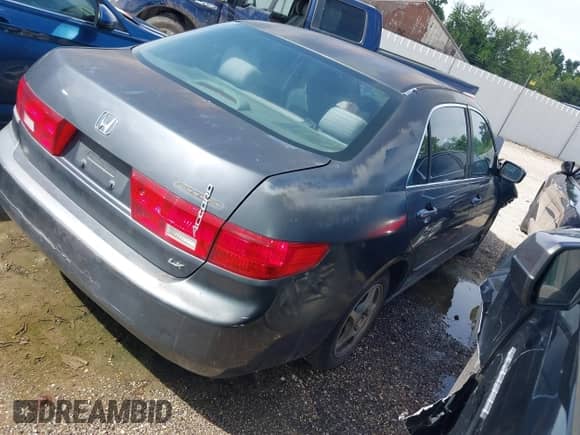 2005 Honda Accord LX z VIN 1HGCM56405A053812, wystawiony jako IAAI lot #42746072 z przebiegiem Nie podano mil oraz . Historia ofert i sprzedaży dostępna na DreamBid. Obrazek 4.