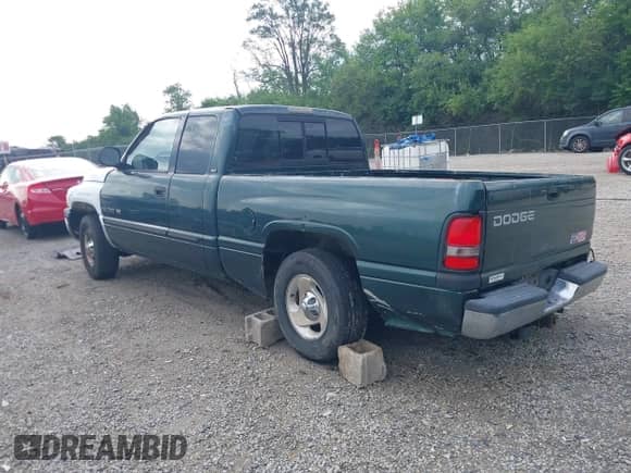 2001 Dodge 1500 with VIN 3B7HC13Z01G782338, listed as a IAAI auction lot 42758085 with 116,810 mi miles and . Bid and sale history available at DreamBid. Image 3.