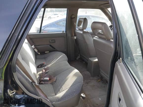 1995 Honda Passport with VIN 4S6CY58V5S4410083, listed as a IAAI auction lot 43412774 with 262,366 mi miles and . Bid and sale history available at DreamBid. Image 8.