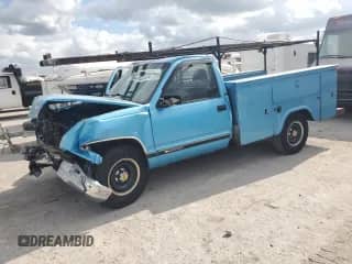 1995 Chevrolet Silverado 2500 с VIN 1GCFC24K0SZ190762, выставлен на аукционе Copart как лот 84324274 с пробегом 213 671 миль миль и Списание • Salvage title. История ставок и продаж доступна на DreamBid. Изображение 1.