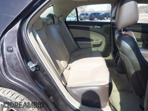 2012 Chrysler 300 C Luxury Series с VIN 2C3CCAPT3CH253909, выставлен на аукционе IAAI как лот 41990734 с пробегом 95 881 миль миль и . История ставок и продаж доступна на DreamBid. Изображение 8.