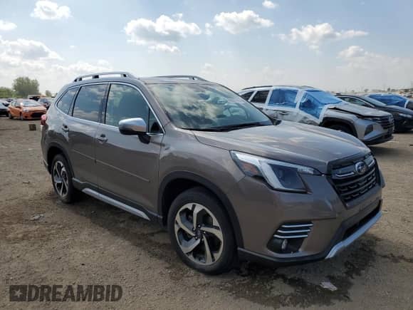 2022 Subaru Forester Touring z VIN JF2SKARC5NH461243, wystawiony jako Copart lot #68267745 z przebiegiem 22 221 mil mil oraz Szkoda całkowita • Salvage title. Historia ofert i sprzedaży dostępna na DreamBid. Obrazek 4.