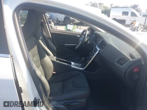 2012 Volvo S60 T5 с VIN YV1622FSXC2081732, выставлен на аукционе IAAI как лот 43127850 с пробегом 152 186 миль миль и . История ставок и продаж доступна на DreamBid. Изображение 5.