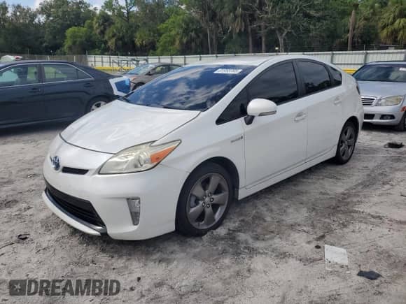 2015 Toyota Prius Persona Series with VIN JTDKN3DU5F0395813, listed as a Copart auction lot 81958765 with 249,214 mi miles and Salvage title. Bid and sale history available at DreamBid. Image 1.