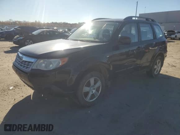 2013 Subaru Forester X z VIN JF2SHABCXDH423840, wystawiony jako Copart lot #91079915 z przebiegiem 166 658 mil mil oraz Czysty tytuł • Clean title. Historia ofert i sprzedaży dostępna na DreamBid. Obrazek 1.