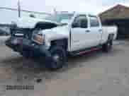 2019 Chevrolet Silverado 2500HD Work Truck z VIN 1GC1KREG3KF225232, wystawiony jako IAAI lot #43136892 z przebiegiem 53 675 mil mil oraz . Historia ofert i sprzedaży dostępna na DreamBid. Obrazek 2.