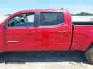 2018 Toyota Tacoma SR5 с VIN 3TMBZ5DN4JM013611, выставлен на аукционе IAAI как лот 42851616 с пробегом 78 104 миль миль и . История ставок и продаж доступна на DreamBid. Изображение 14.