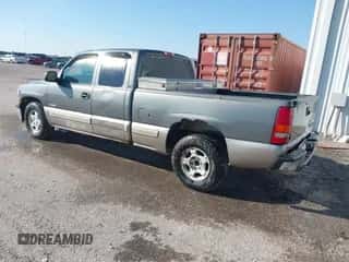 2001 Chevrolet Silverado 1500 LS z VIN 2GCEC19TX11296425, wystawiony jako IAAI lot #43311029 z przebiegiem 329 368 mil mil oraz . Historia ofert i sprzedaży dostępna na DreamBid. Obrazek 3.